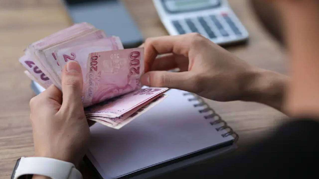 Emekliye Ocak'ta çifte zam sürprizi: Destici resmen açıkladı, emekliye enflasyon farkı artı 5.000 TL seyyanen zam! 3